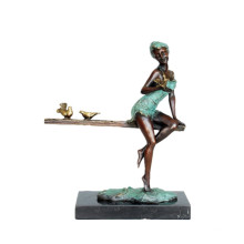 Figura femenina del arte Escultura de bronce Pájaro Señora Decoración Latón Estatua TPE-573